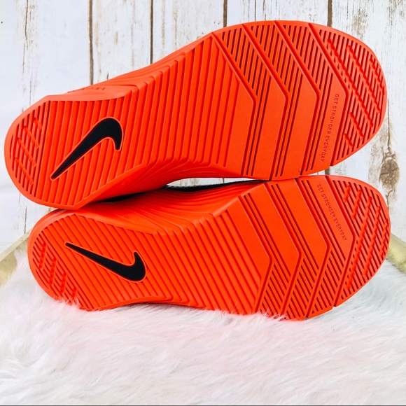 NEW Nike Metcon 6 Cross Training White Orange - Picture 4 of 9